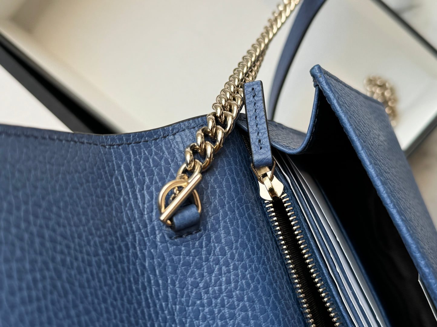 SHOULDER BAG Gucci