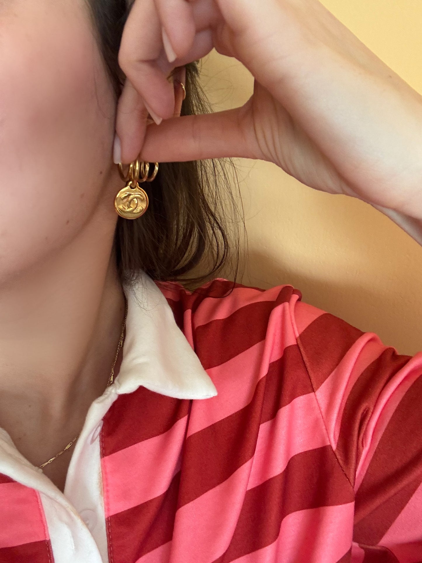 Orecchini con ciondolo Chanel