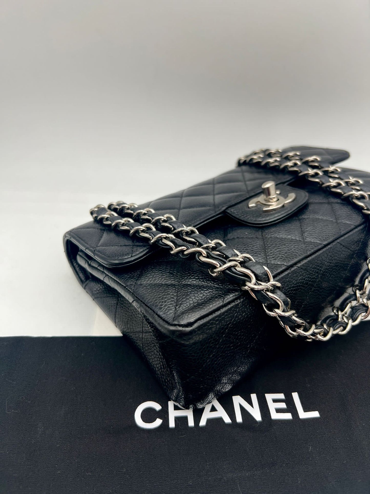 Chanel caviar nera misura piccola