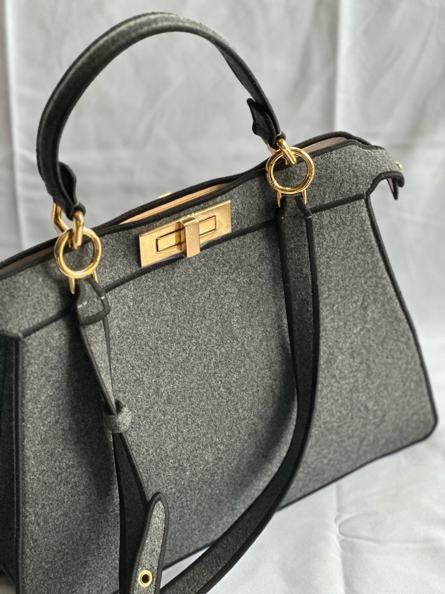 Fendi Peekaboo Isseu Medium