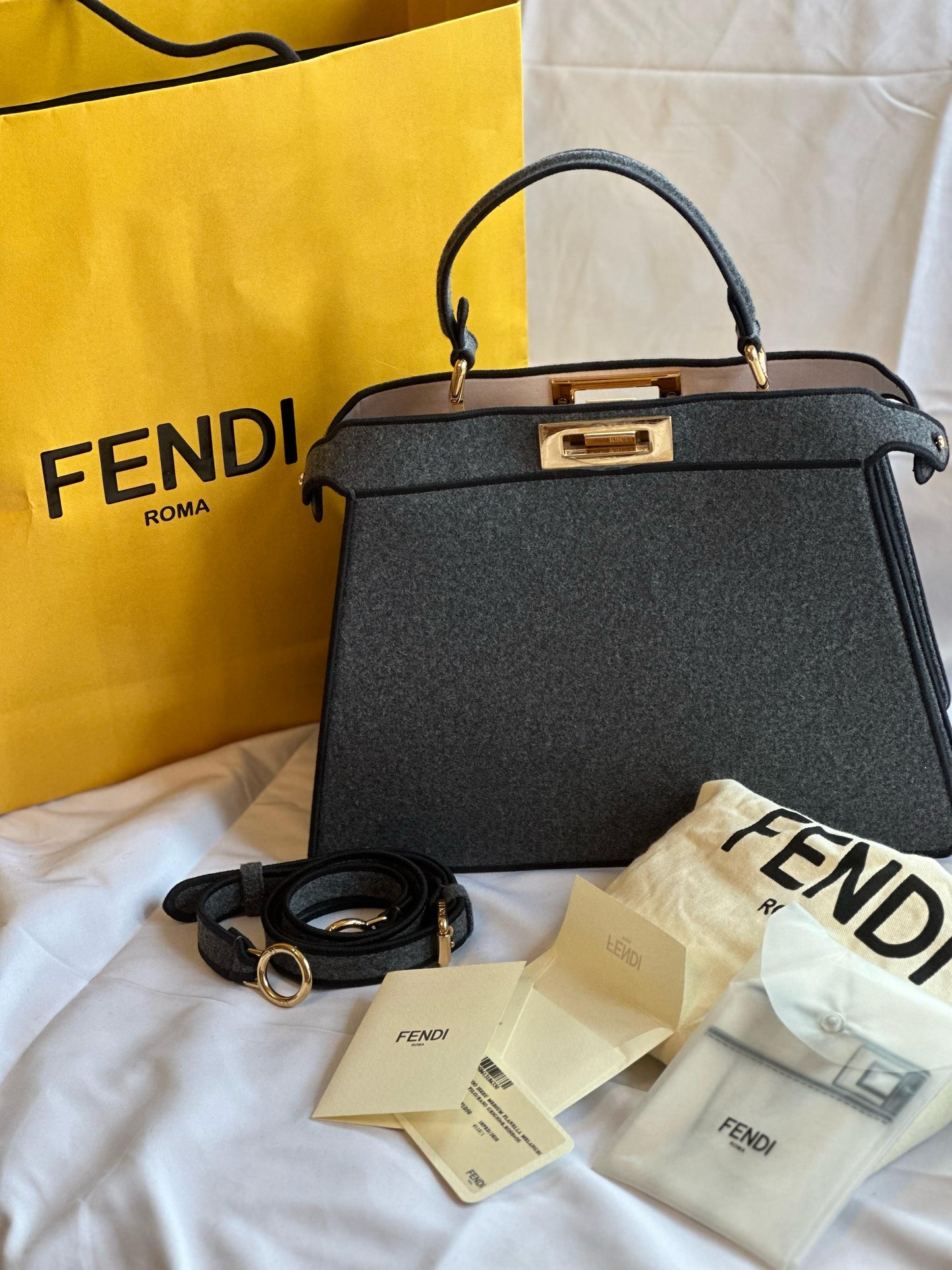 Fendi Peekaboo Isseu Medium