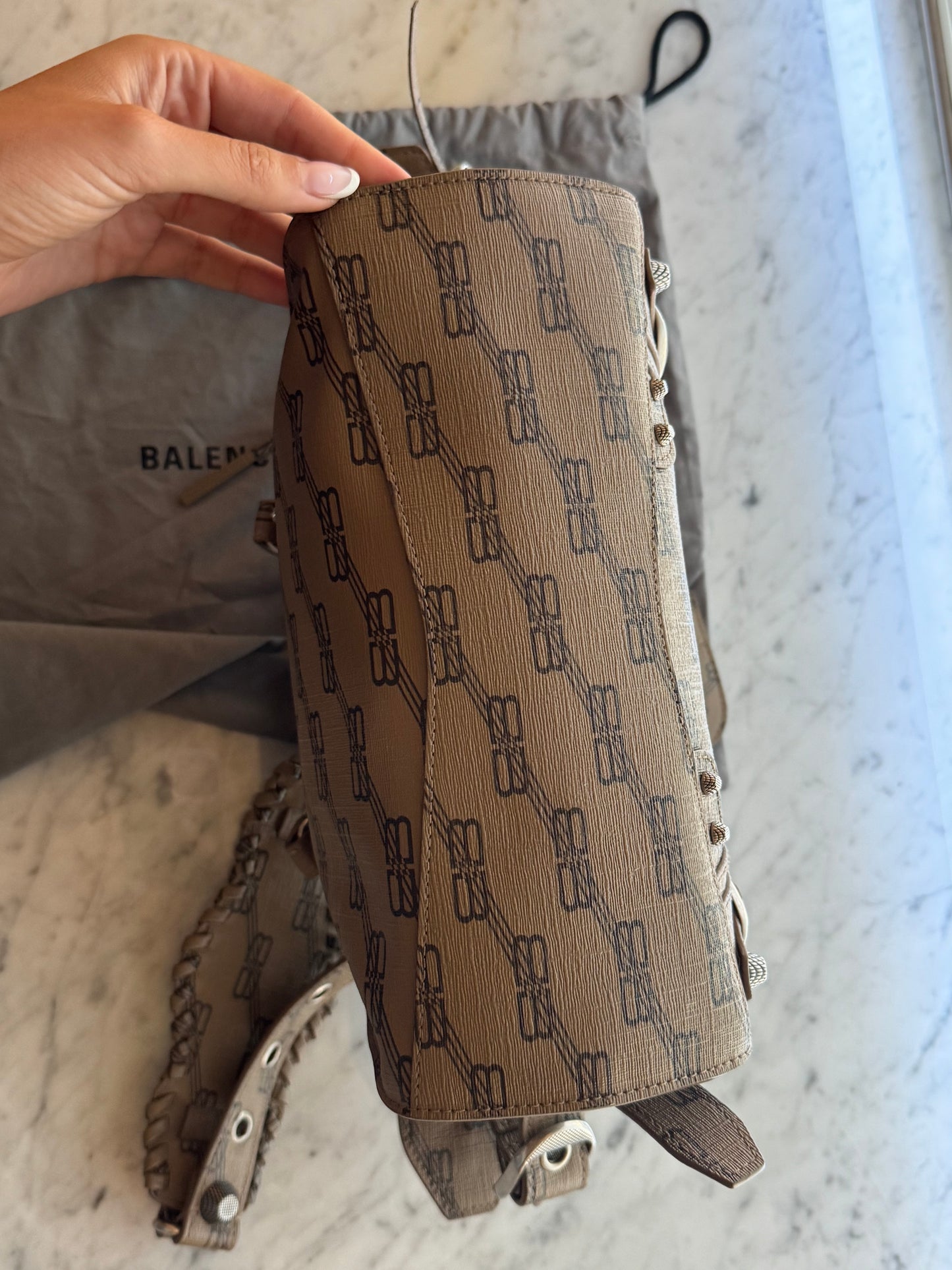 Neo cagole Balenciaga