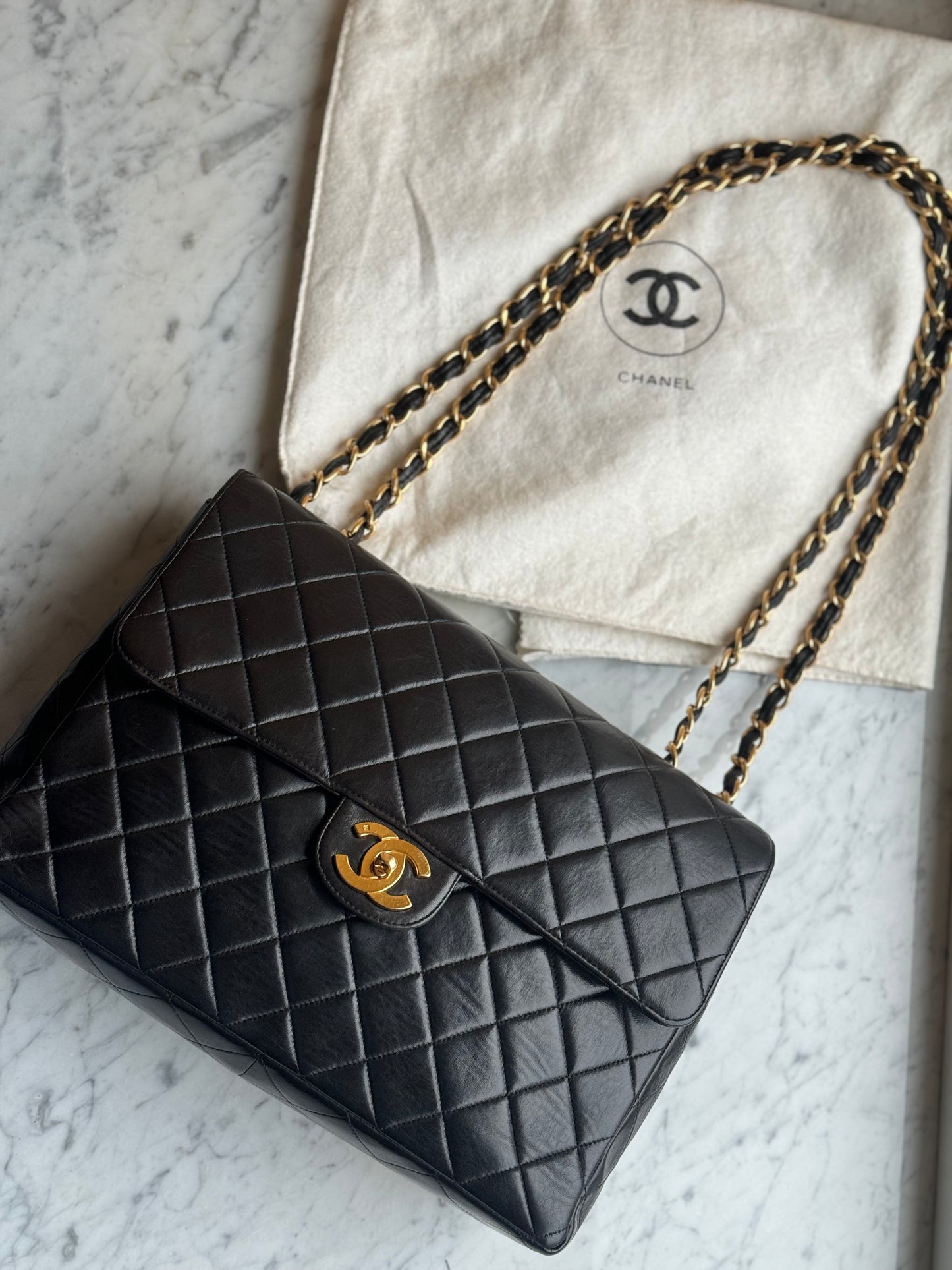 Vintage Chanel classique