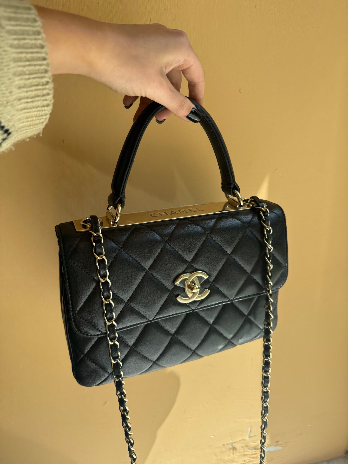 Chanel Top Handle nera