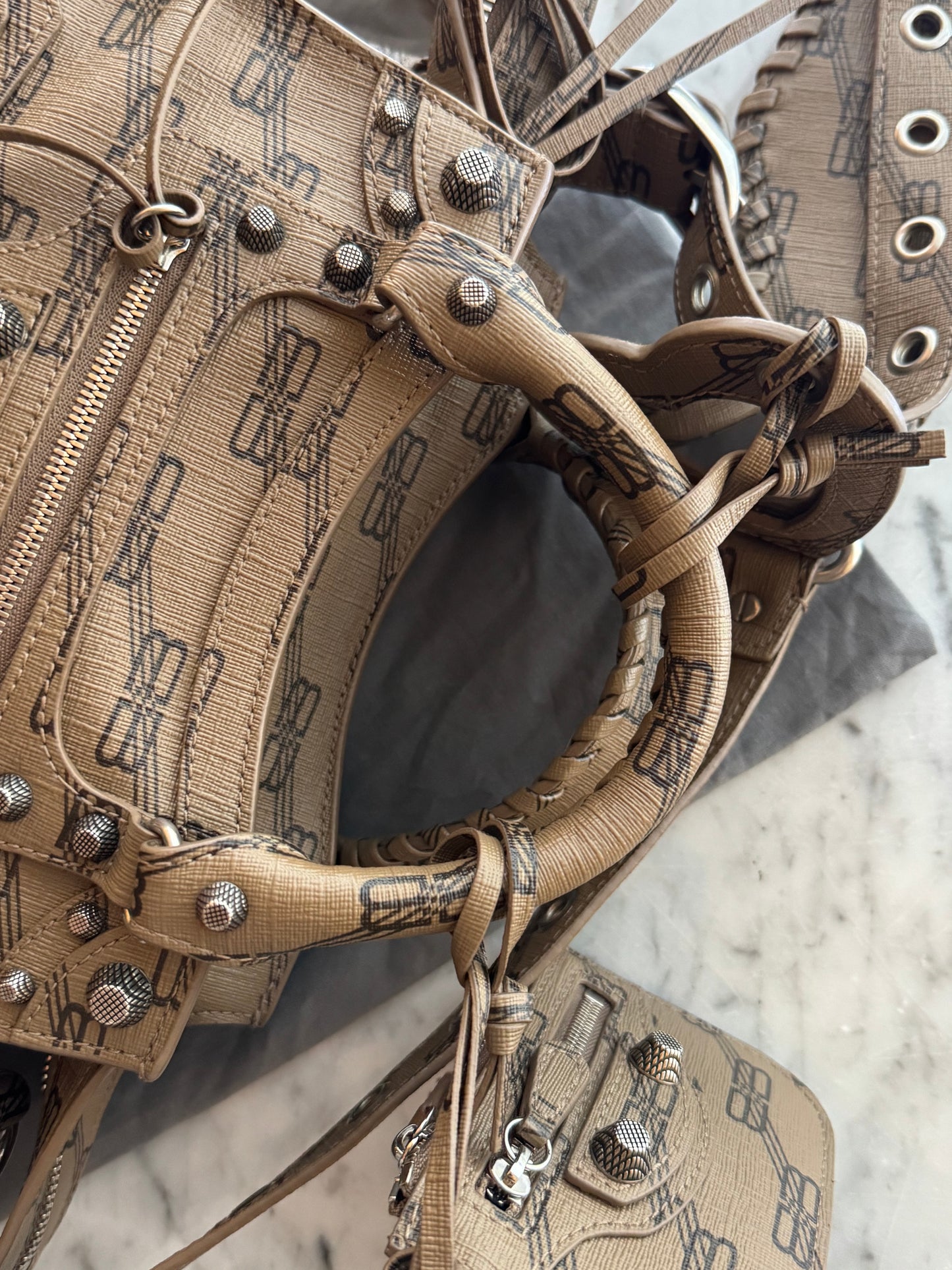 Neo cagole Balenciaga