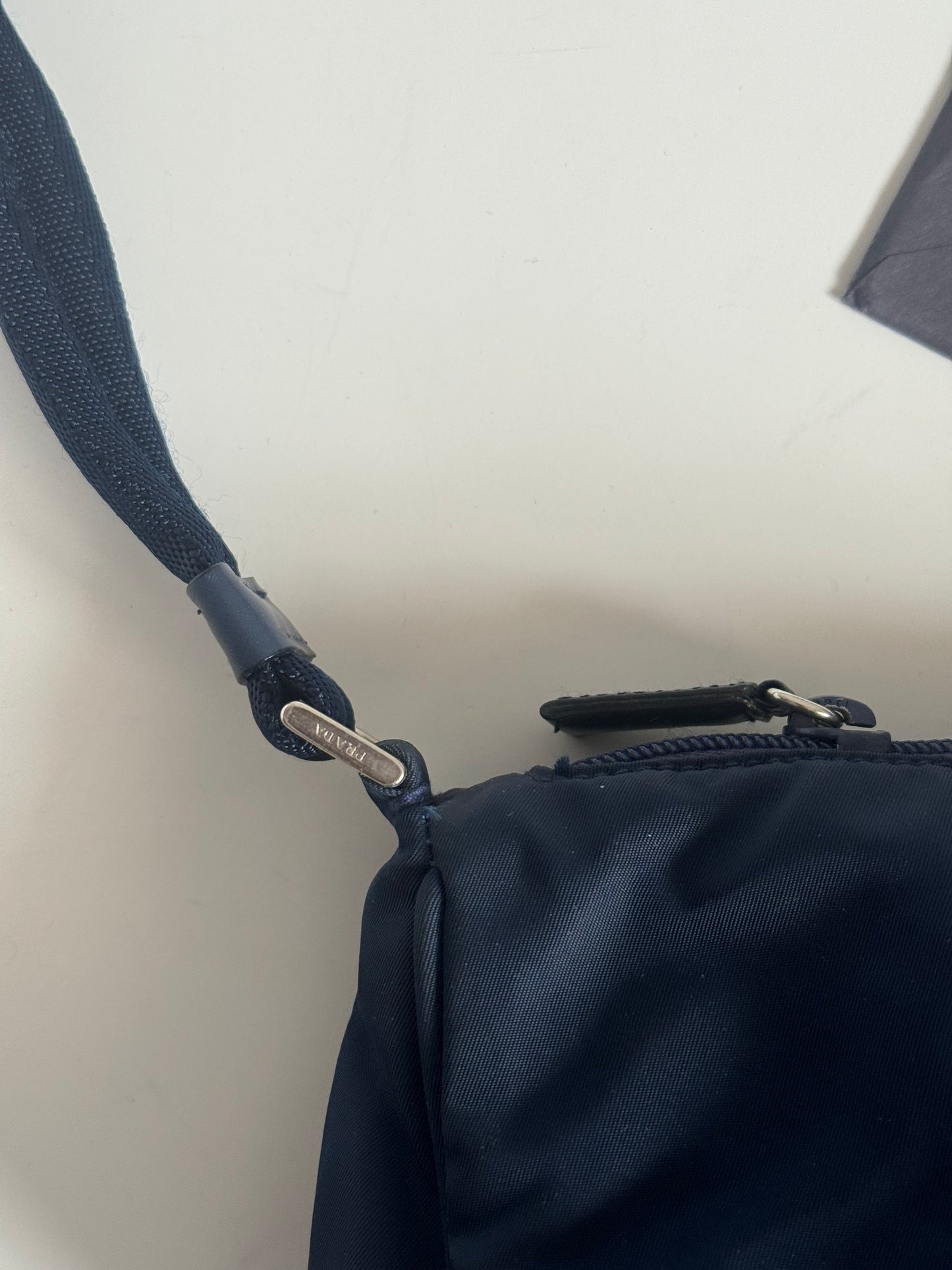 Prada Nylon blu.