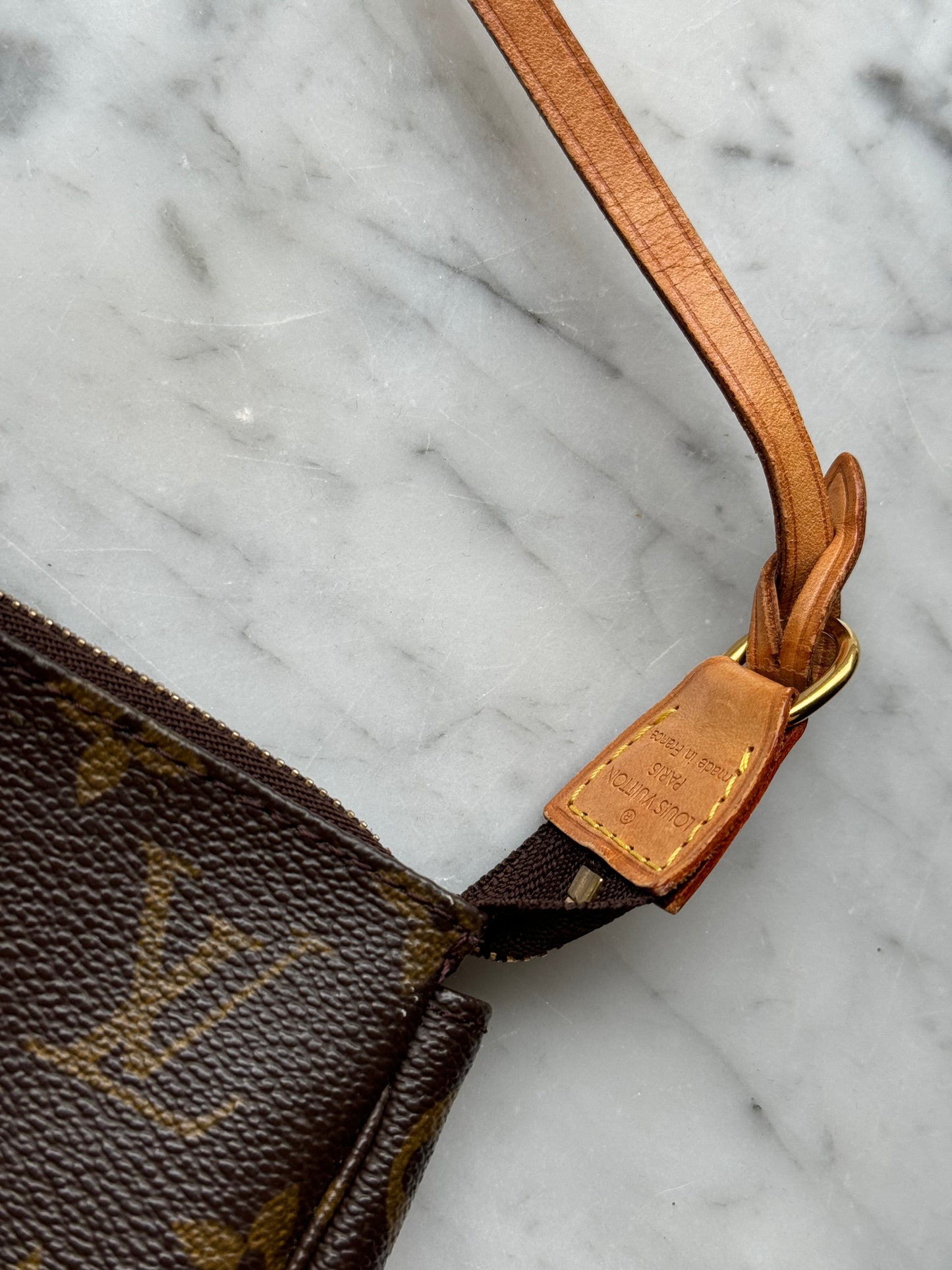 Pochette Louis Vuitton accessoire