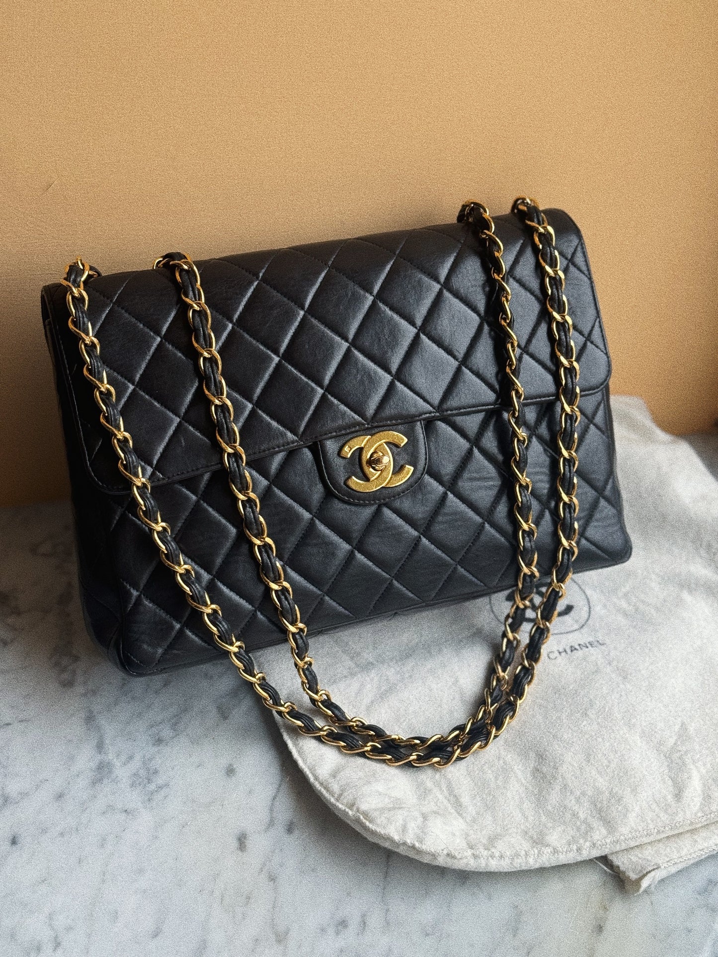 Vintage Chanel classique