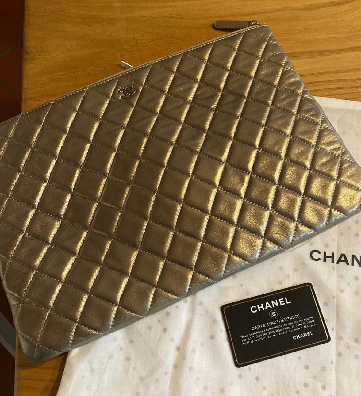 Pochette Chanel gold