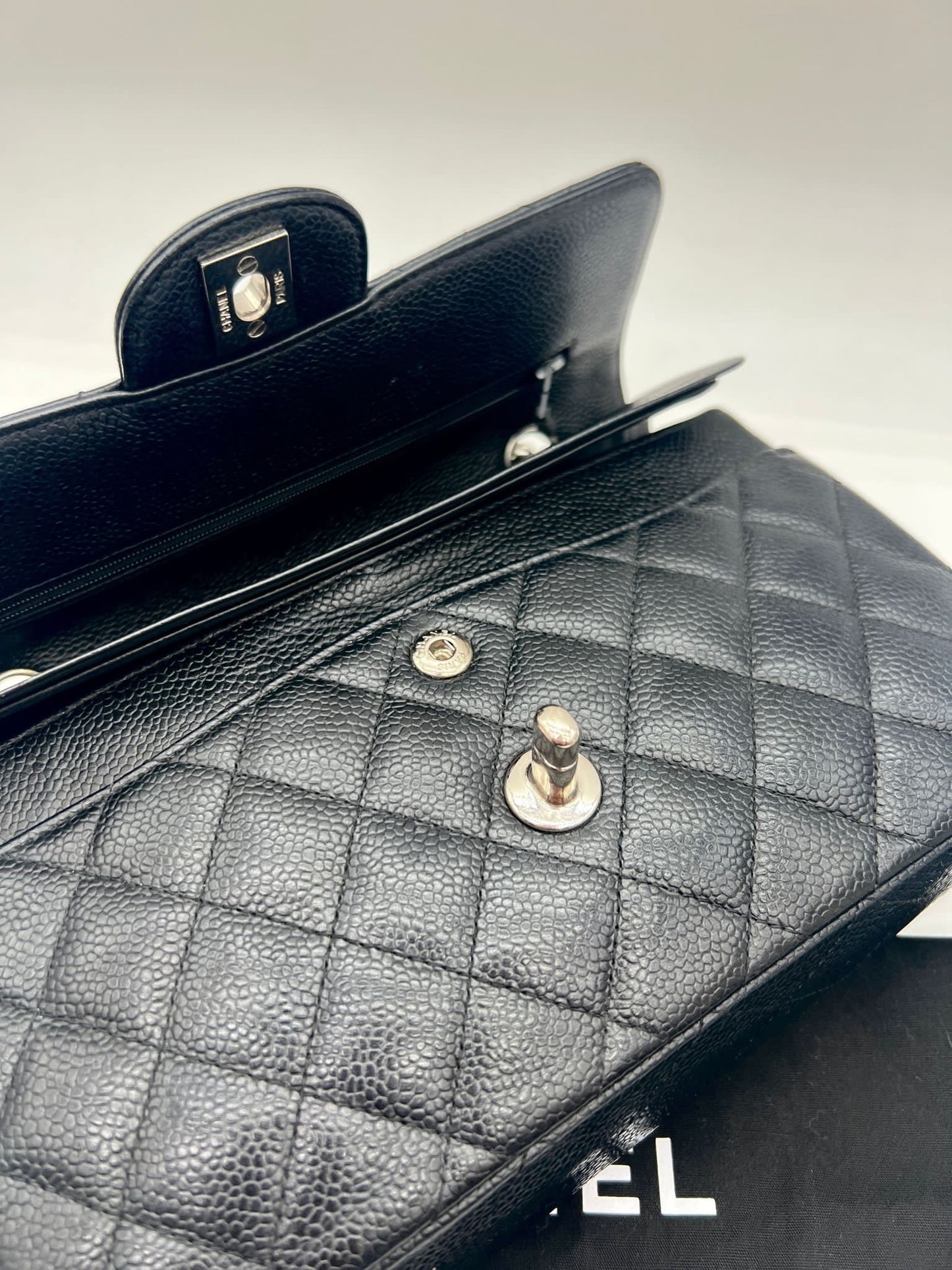 Chanel caviar nera misura piccola