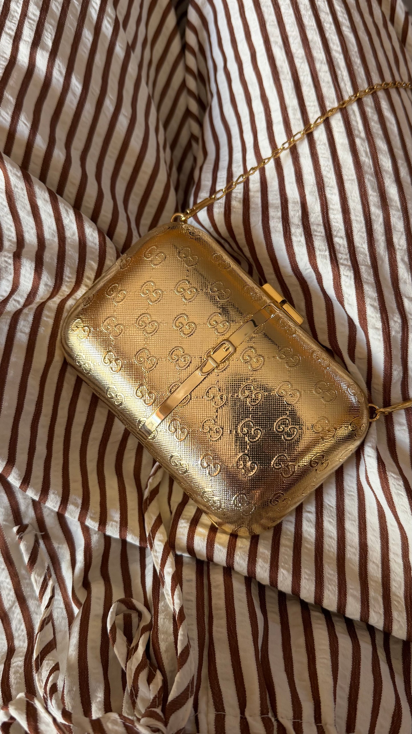 Gucci Vintage GG
Monogram Gold Minaudière
Clutch | Gold Hardware