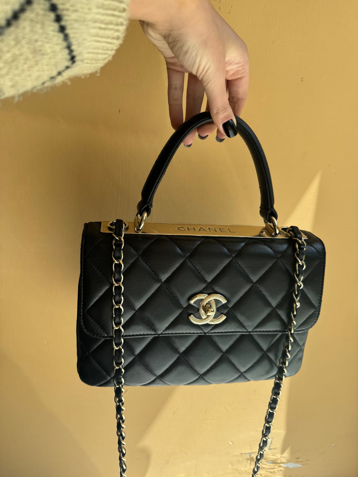 Chanel Top Handle nera