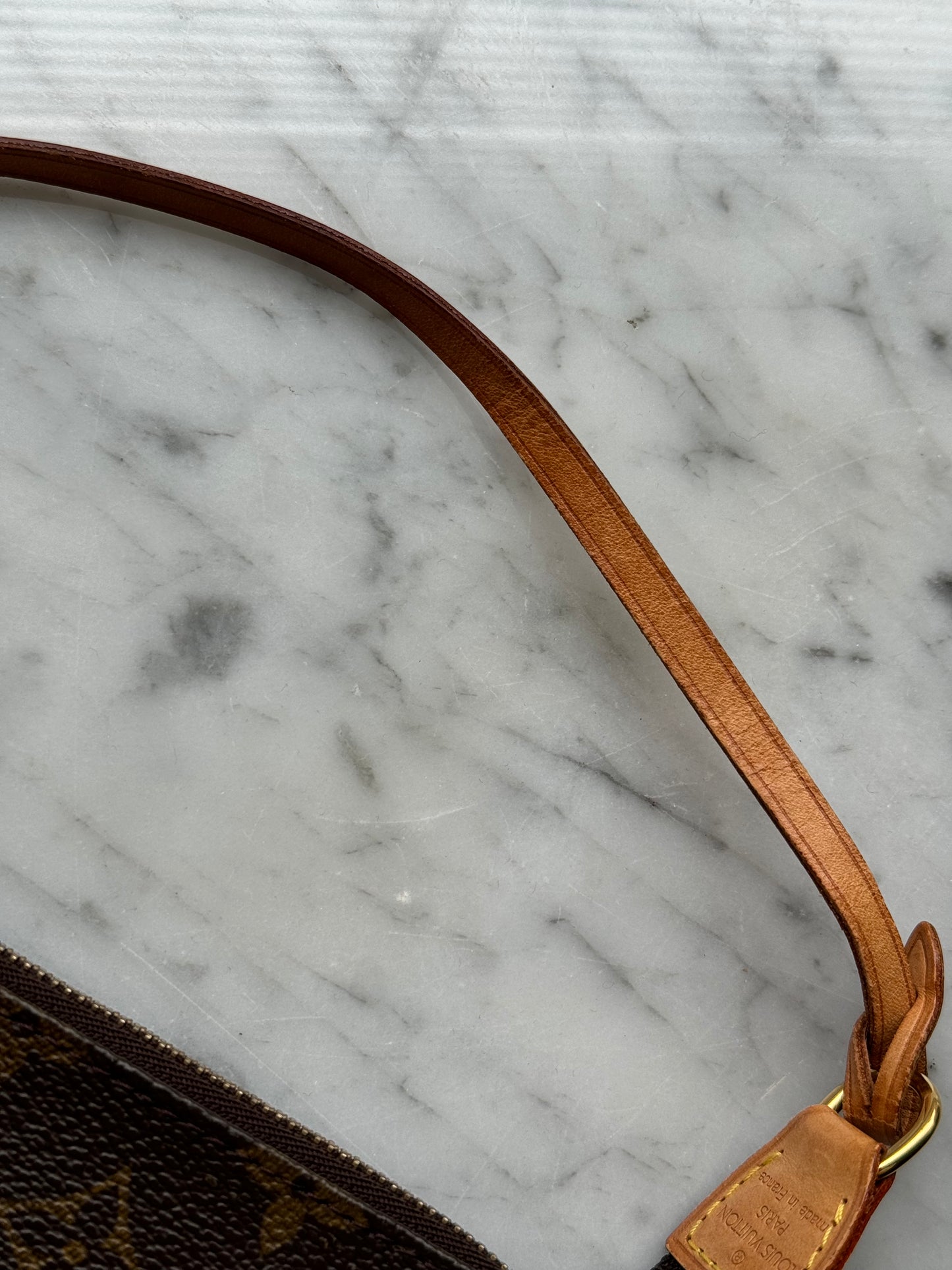 Pochette Louis Vuitton accessoire