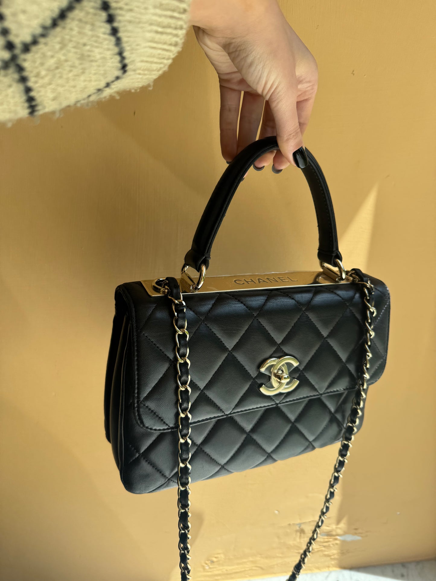 Chanel Top Handle nera