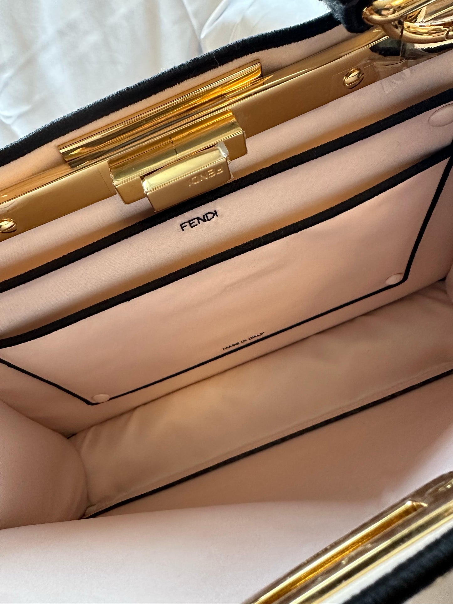 Fendi Peekaboo Isseu Medium