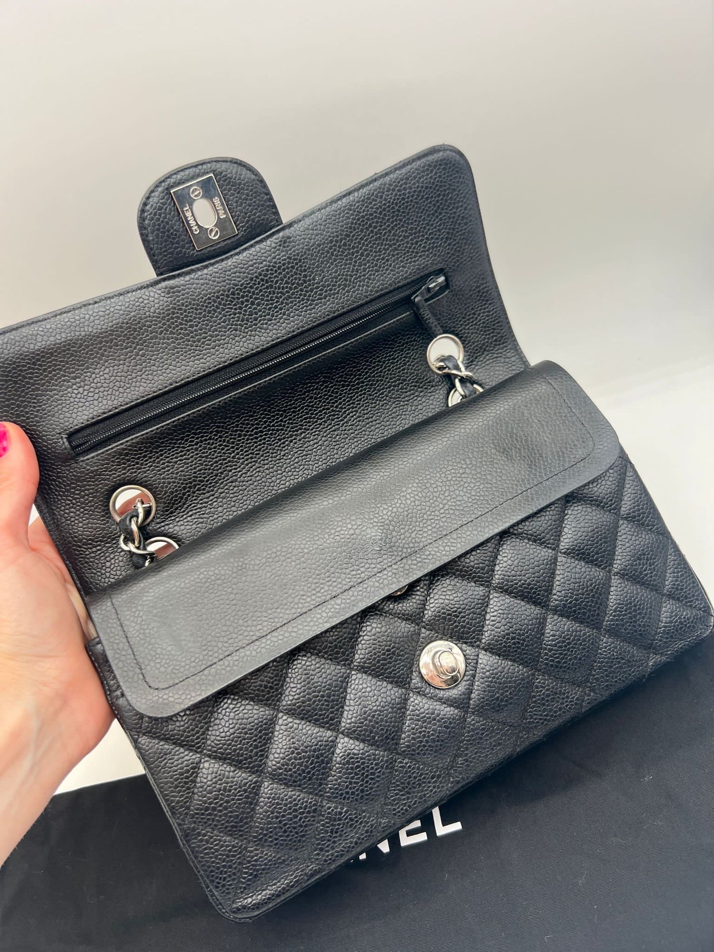 Chanel caviar nera misura piccola