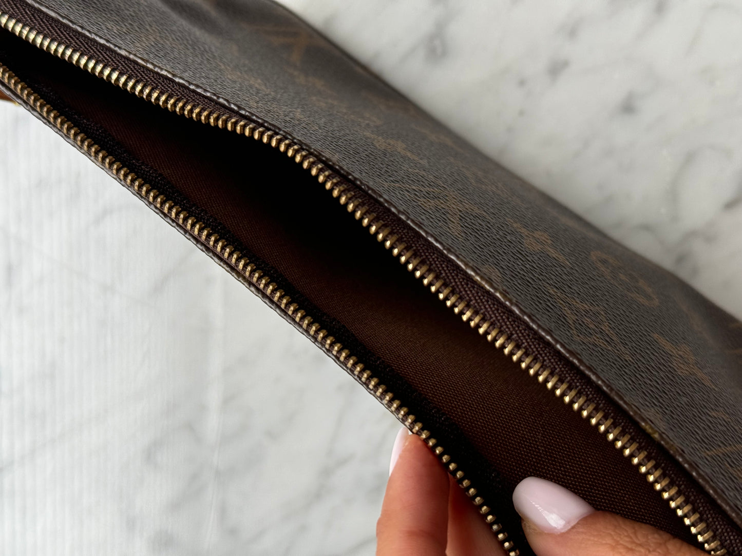 Pochette Louis Vuitton accessoire