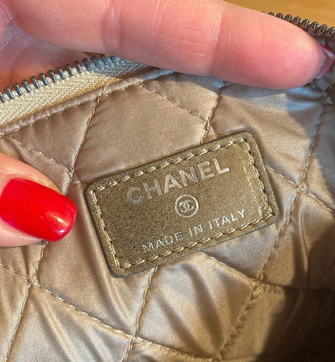 Pochette Chanel gold