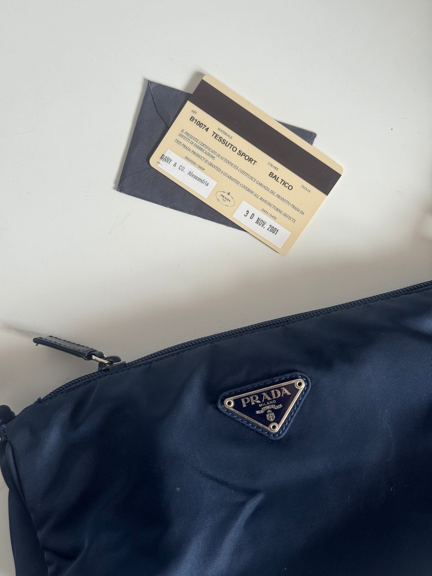Prada Nylon blu.