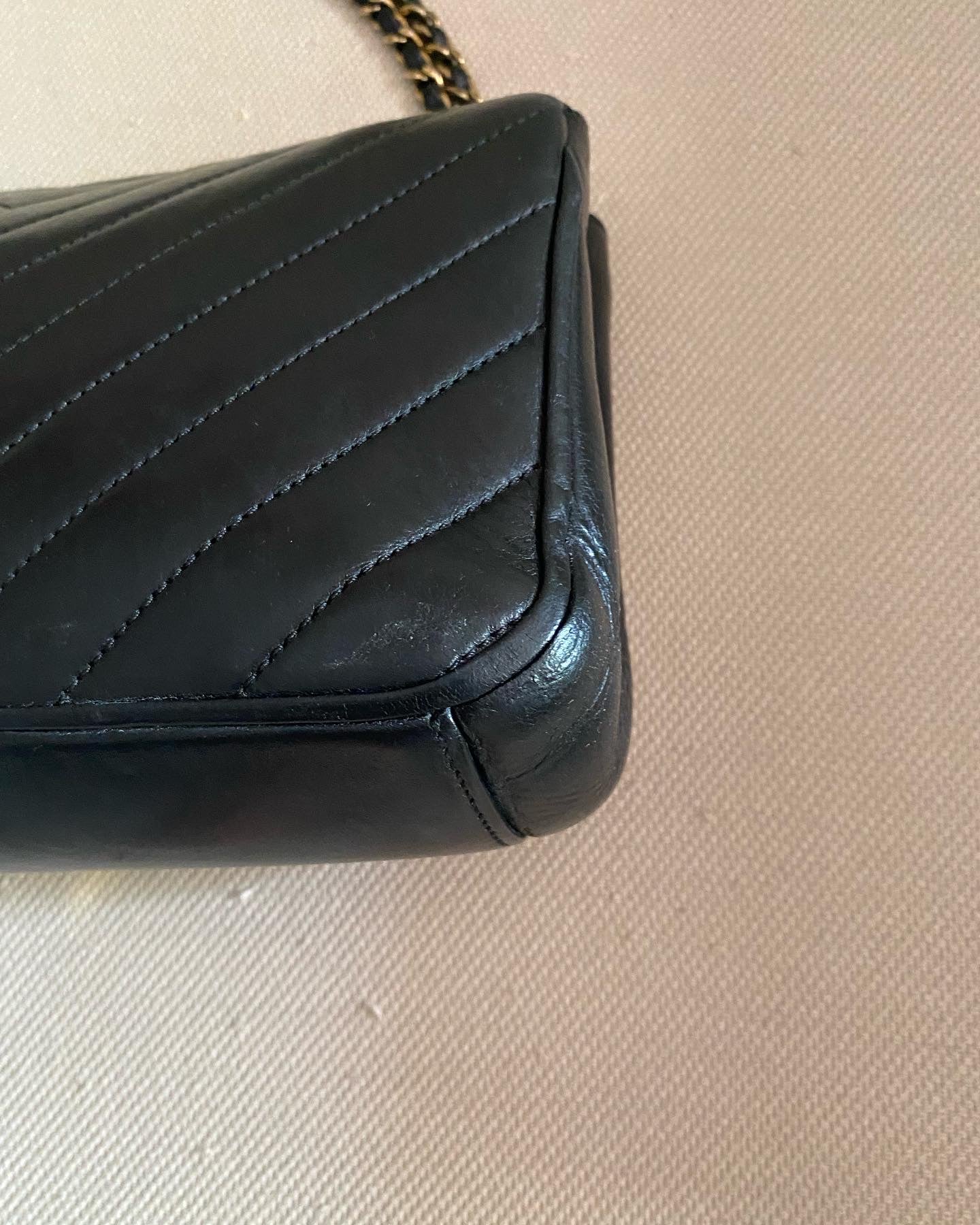 Chanel Chevron piramid nera