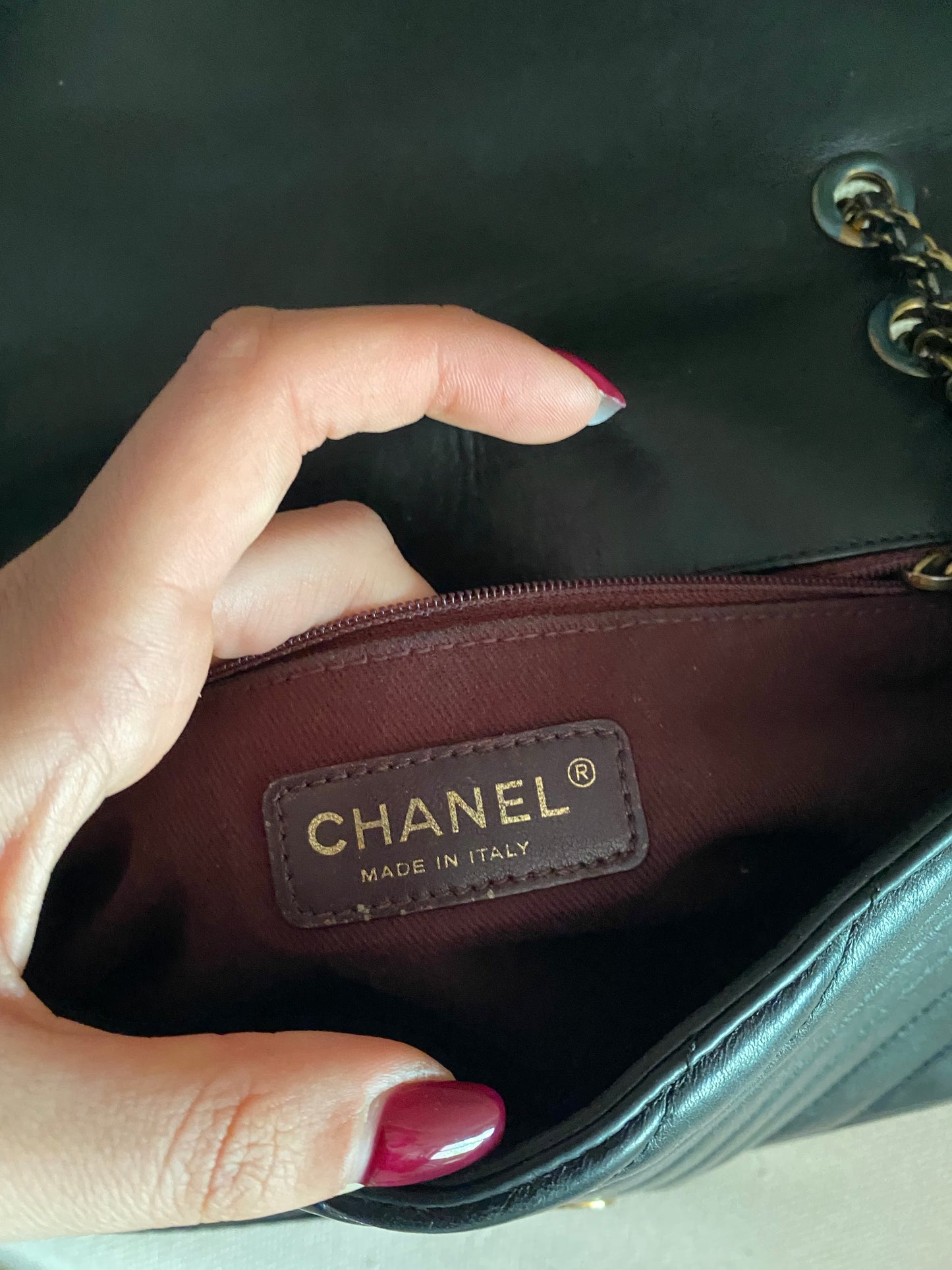 Chanel Chevron piramid nera