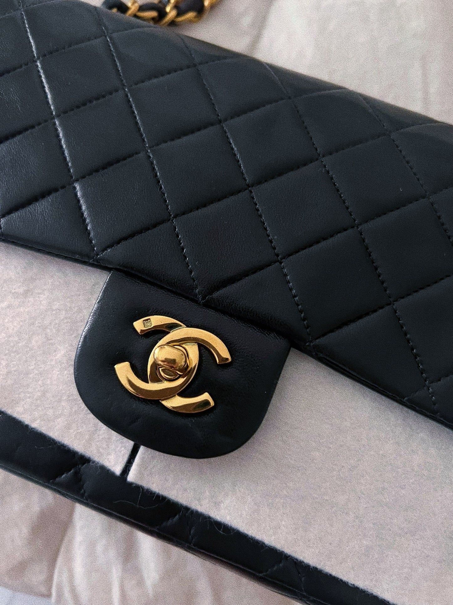 Chanel classic 25