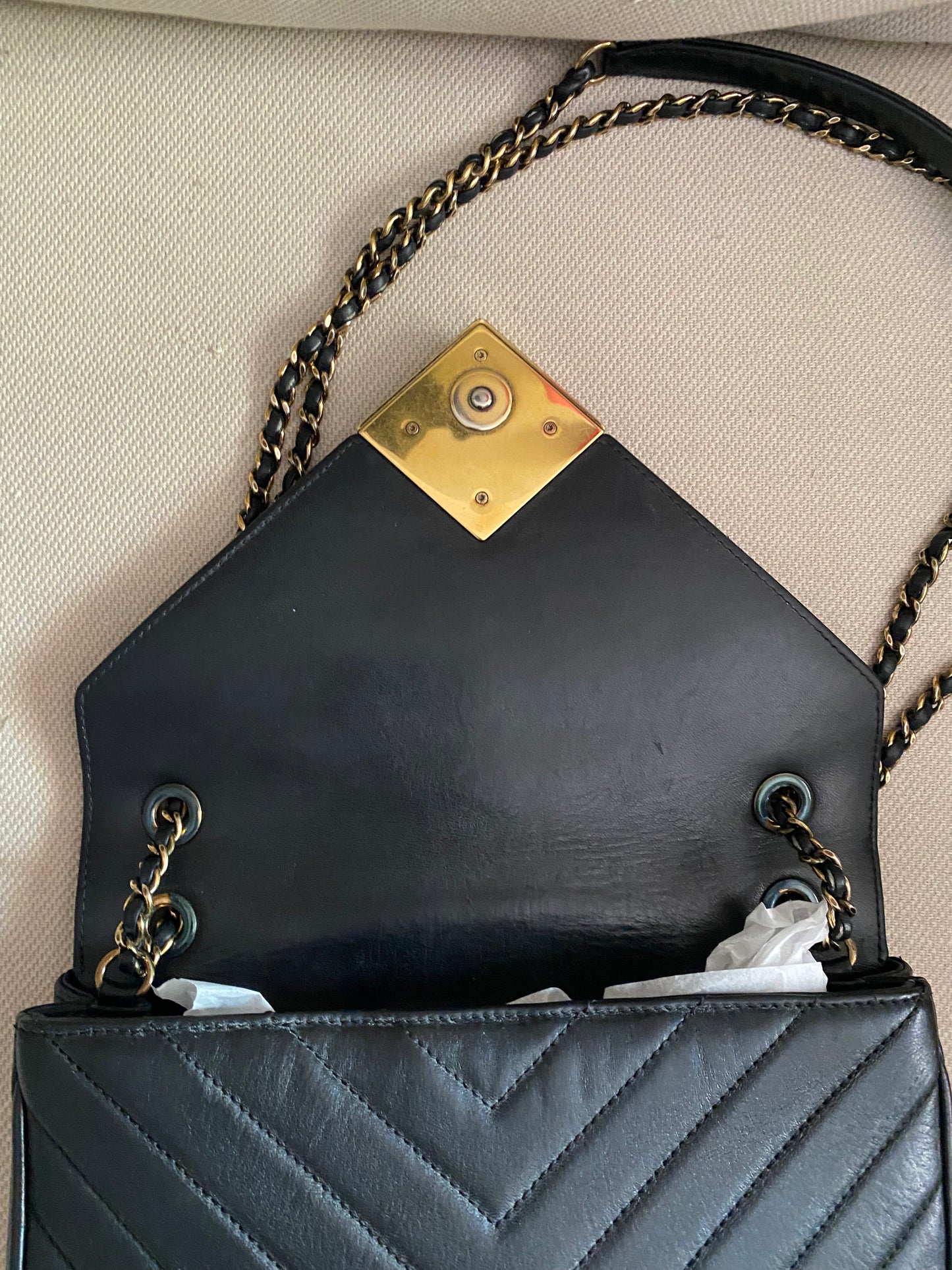 Chanel Chevron piramid nera