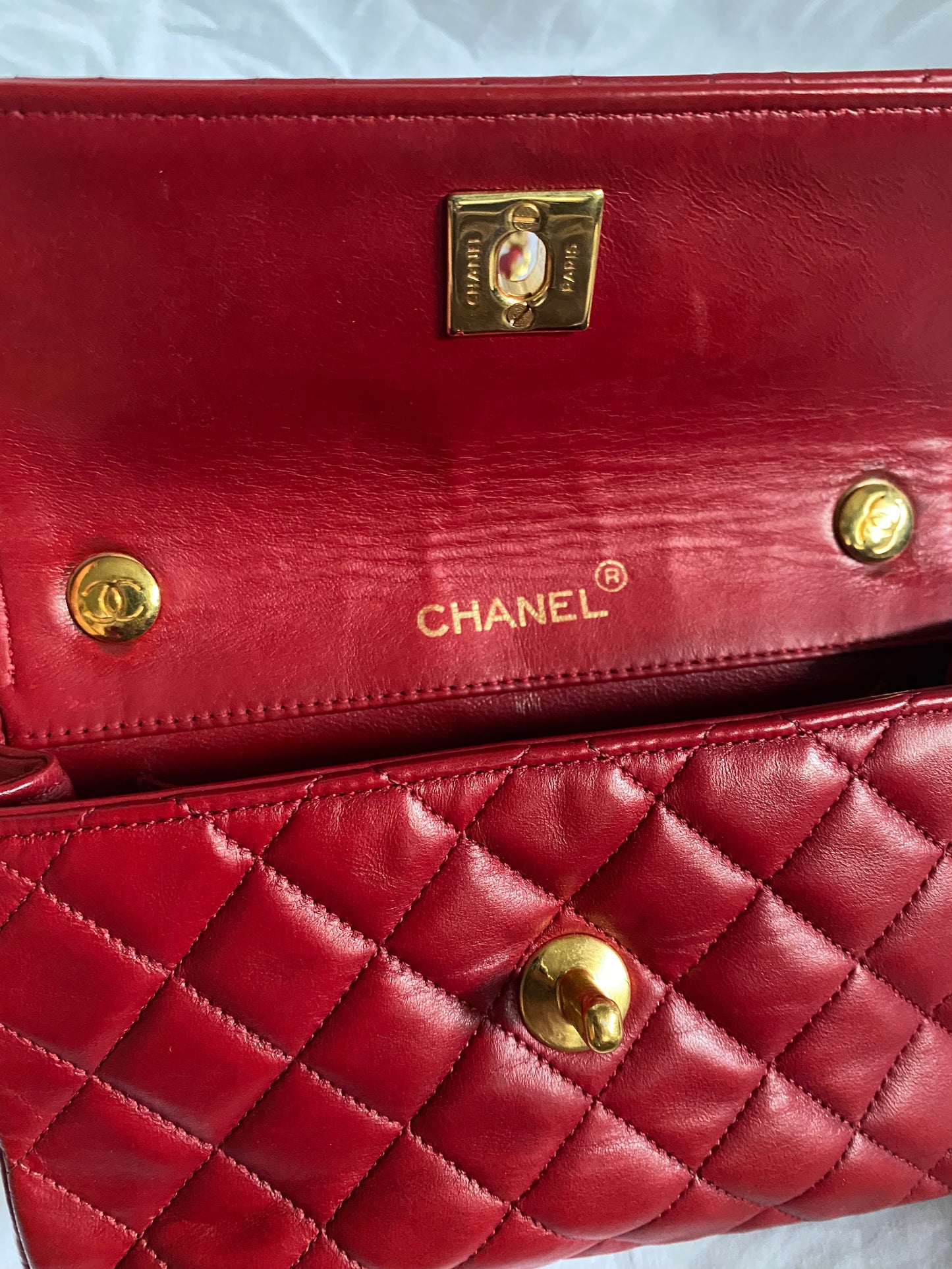 Chanel mini rossa in pelle