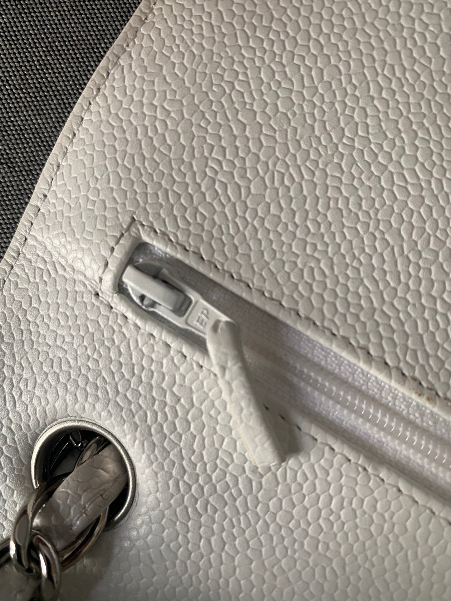 Chanel jumbo caviar edizione limitata bianca