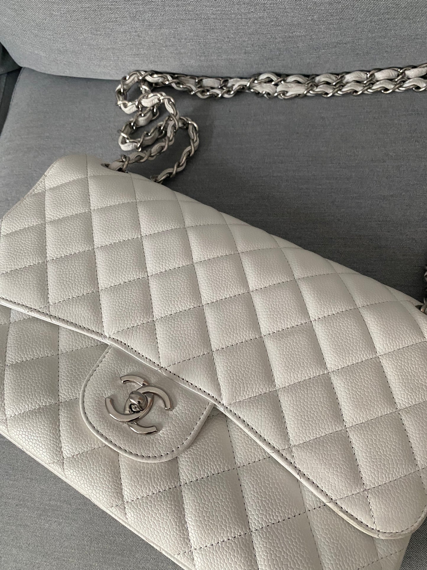 Chanel jumbo caviar edizione limitata bianca