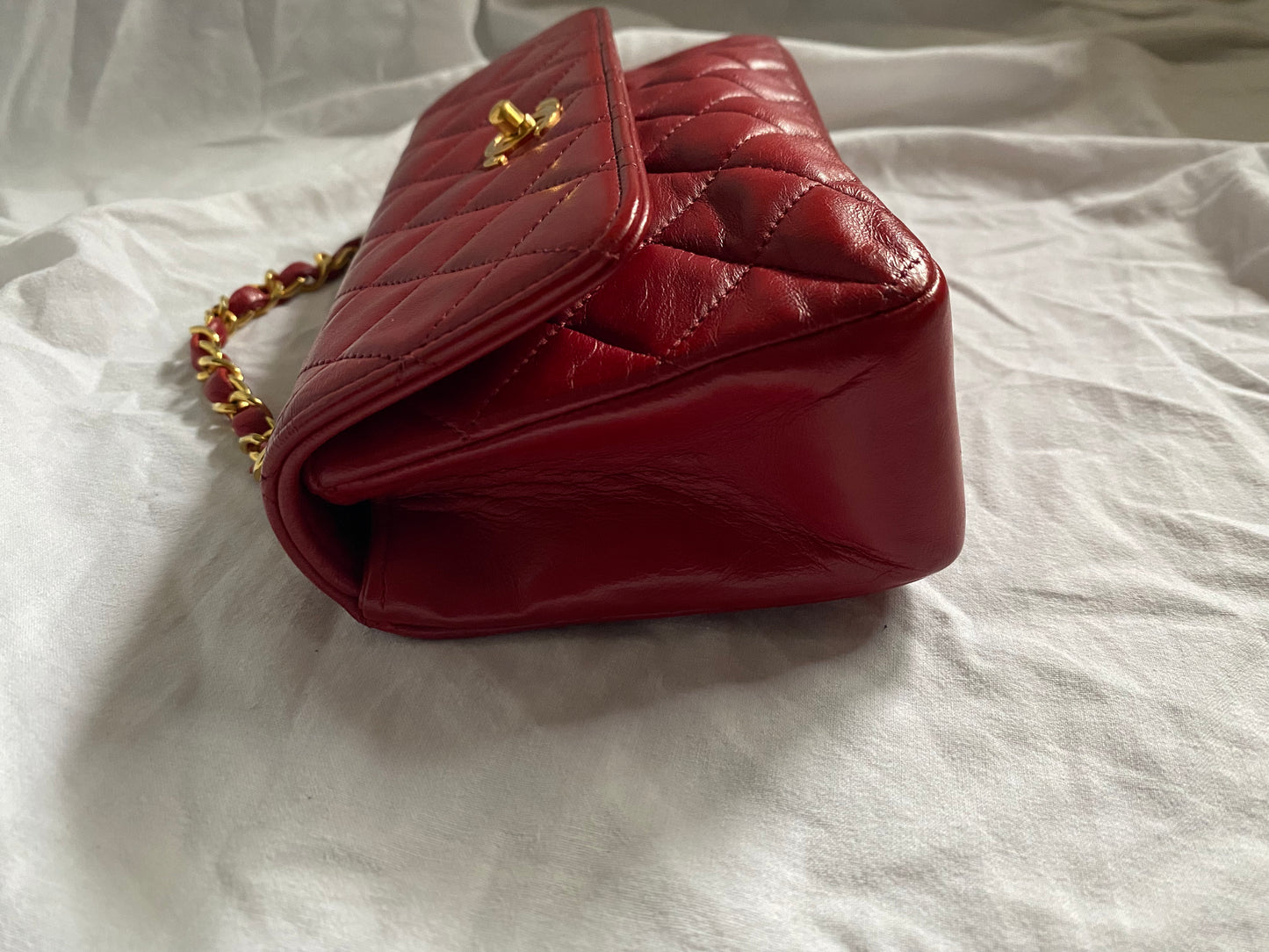 Chanel mini rossa in pelle