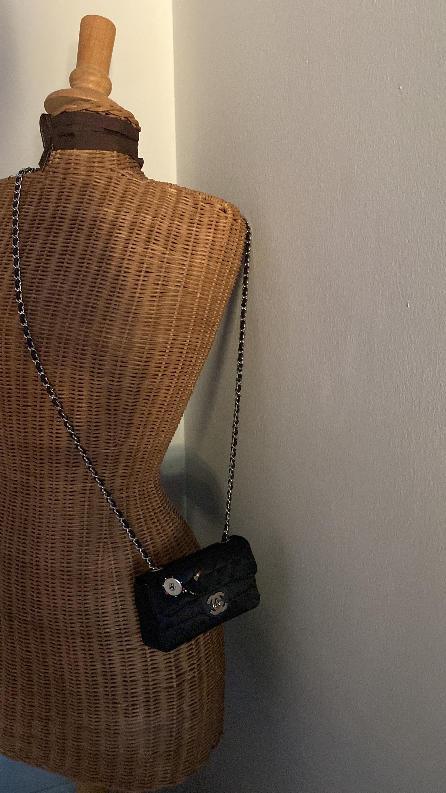 Chanel Mini nera