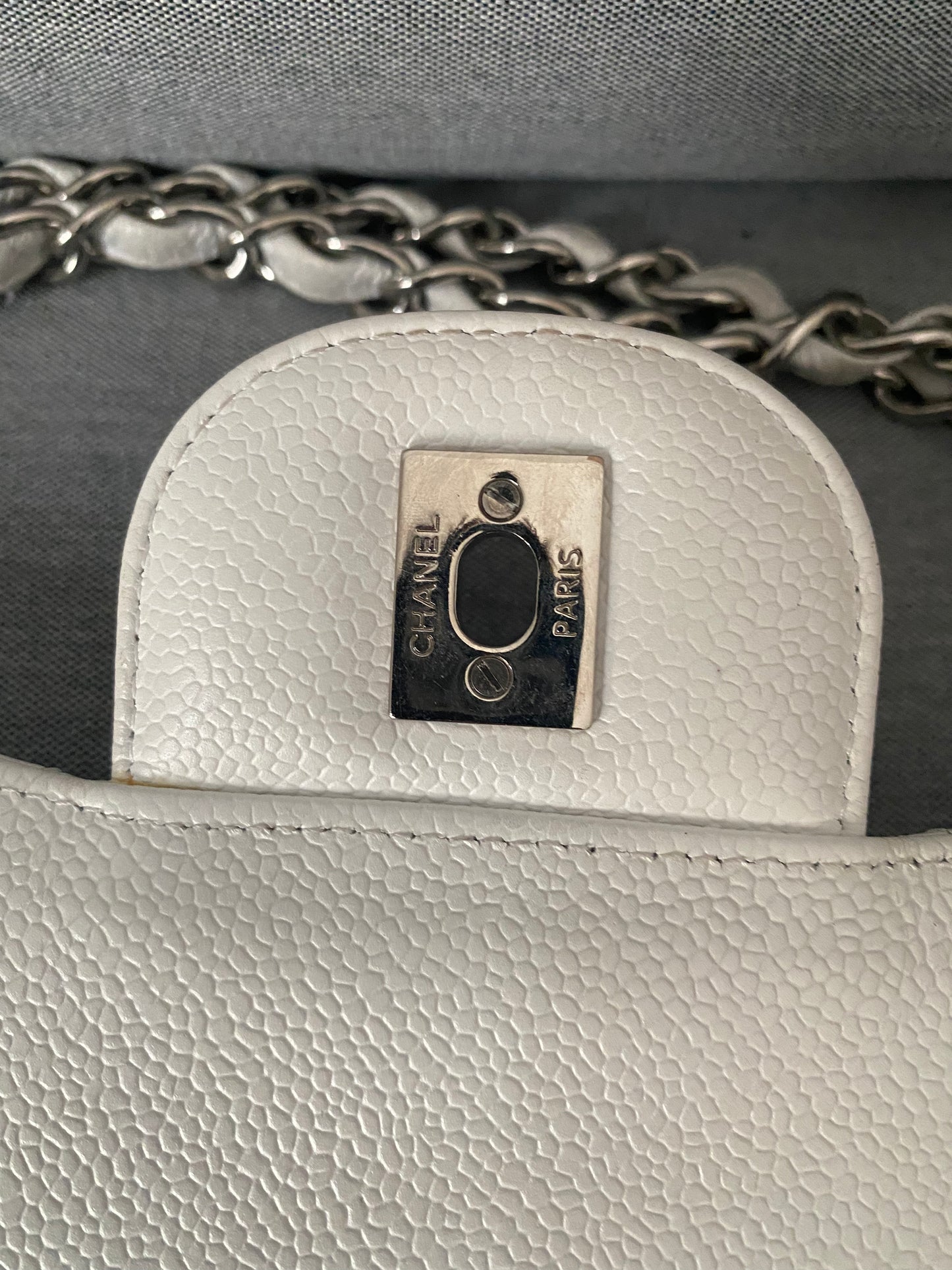 Chanel jumbo caviar edizione limitata bianca