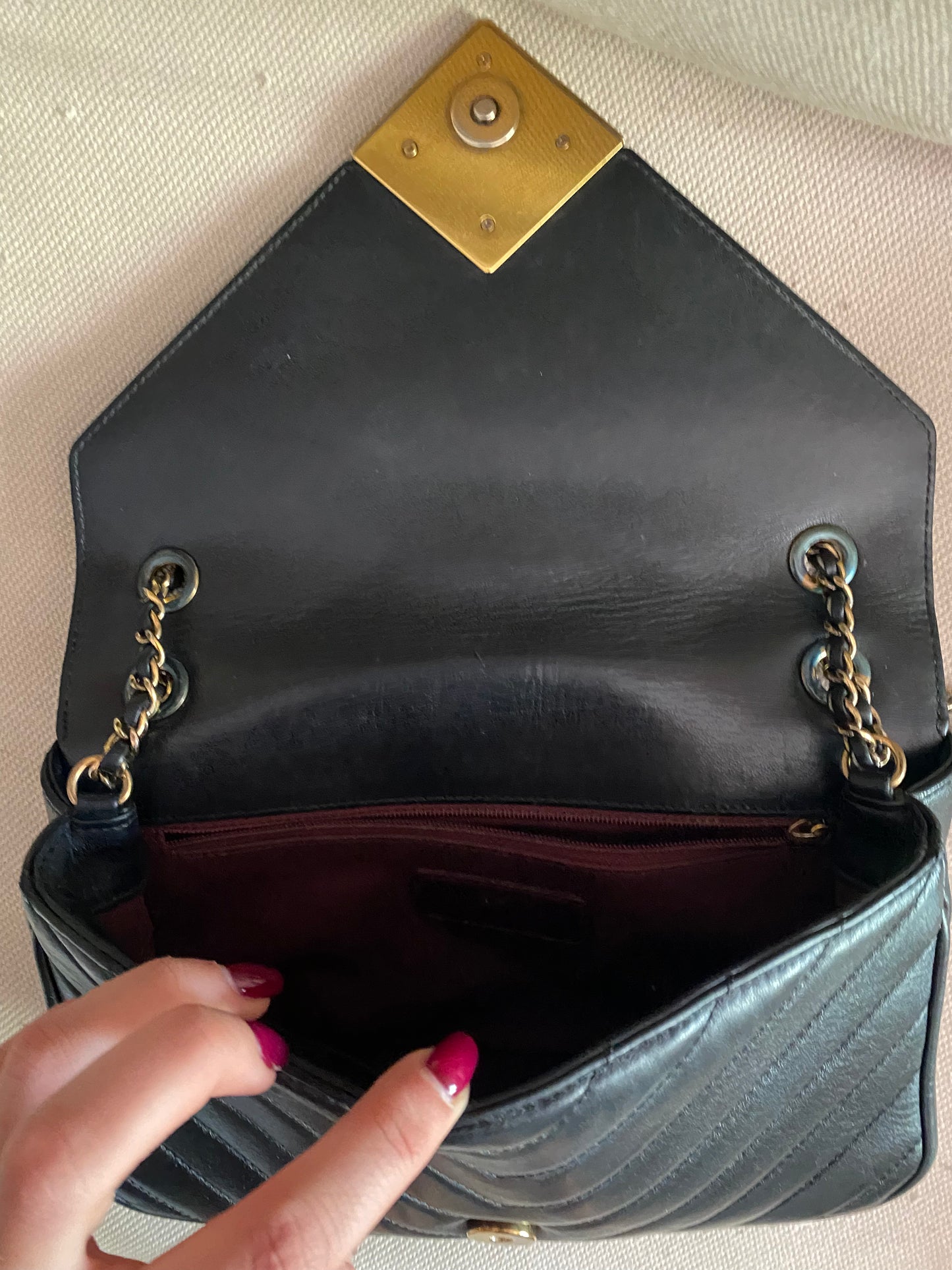 Chanel Chevron piramid nera