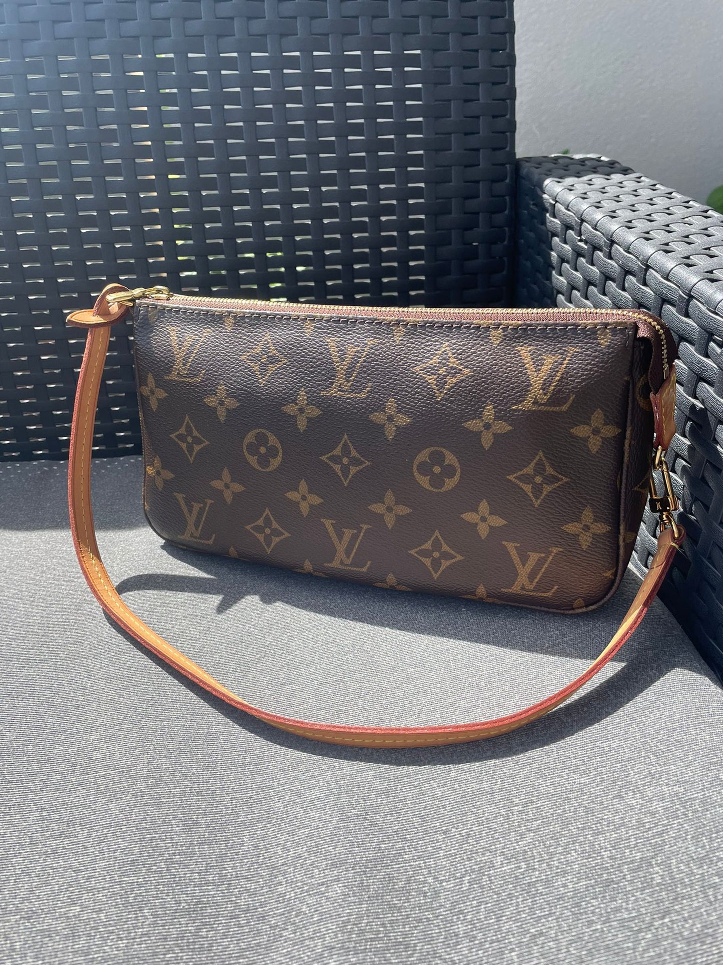 Chanel Envelope bianca
