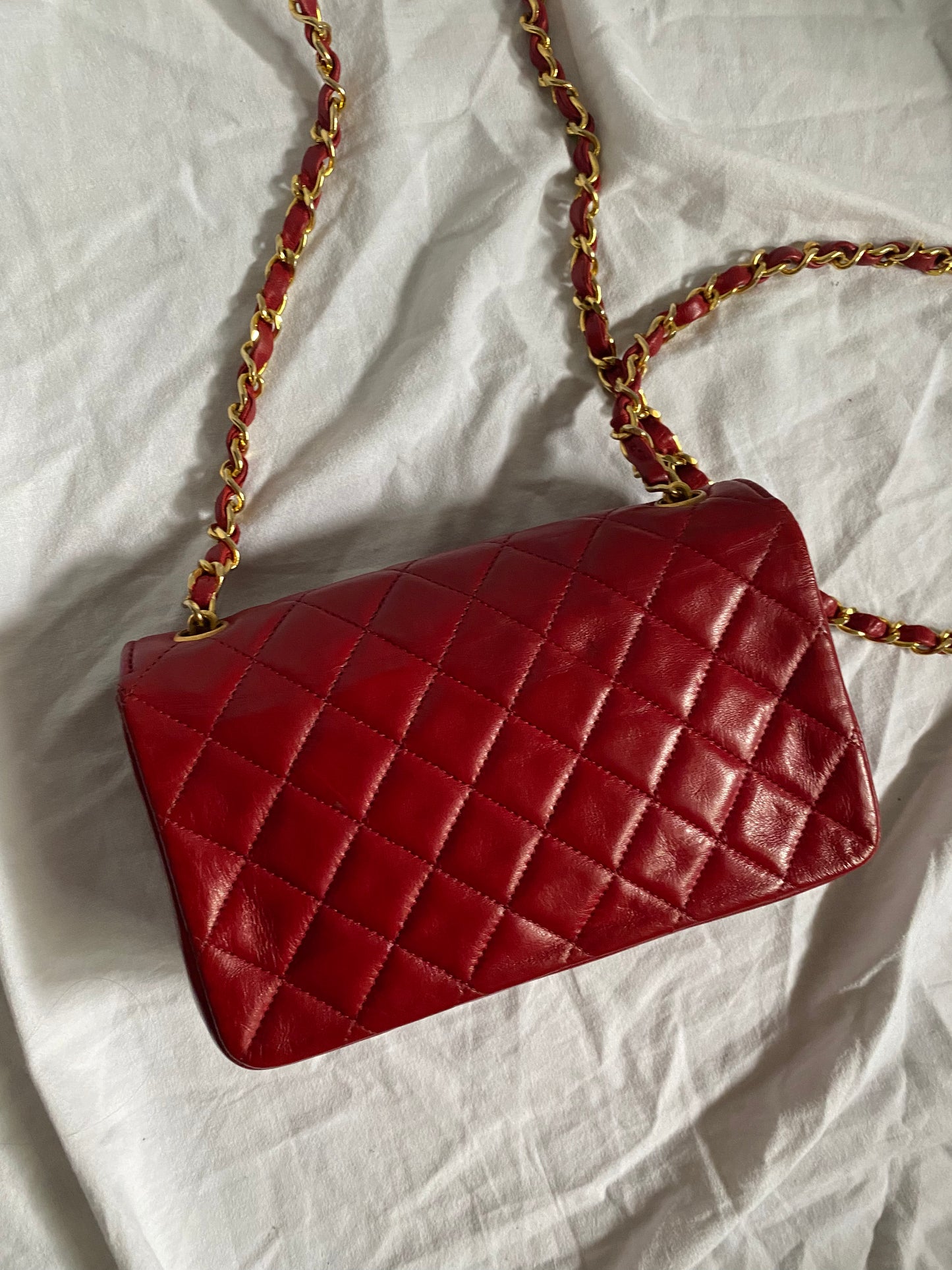 Chanel mini rossa in pelle