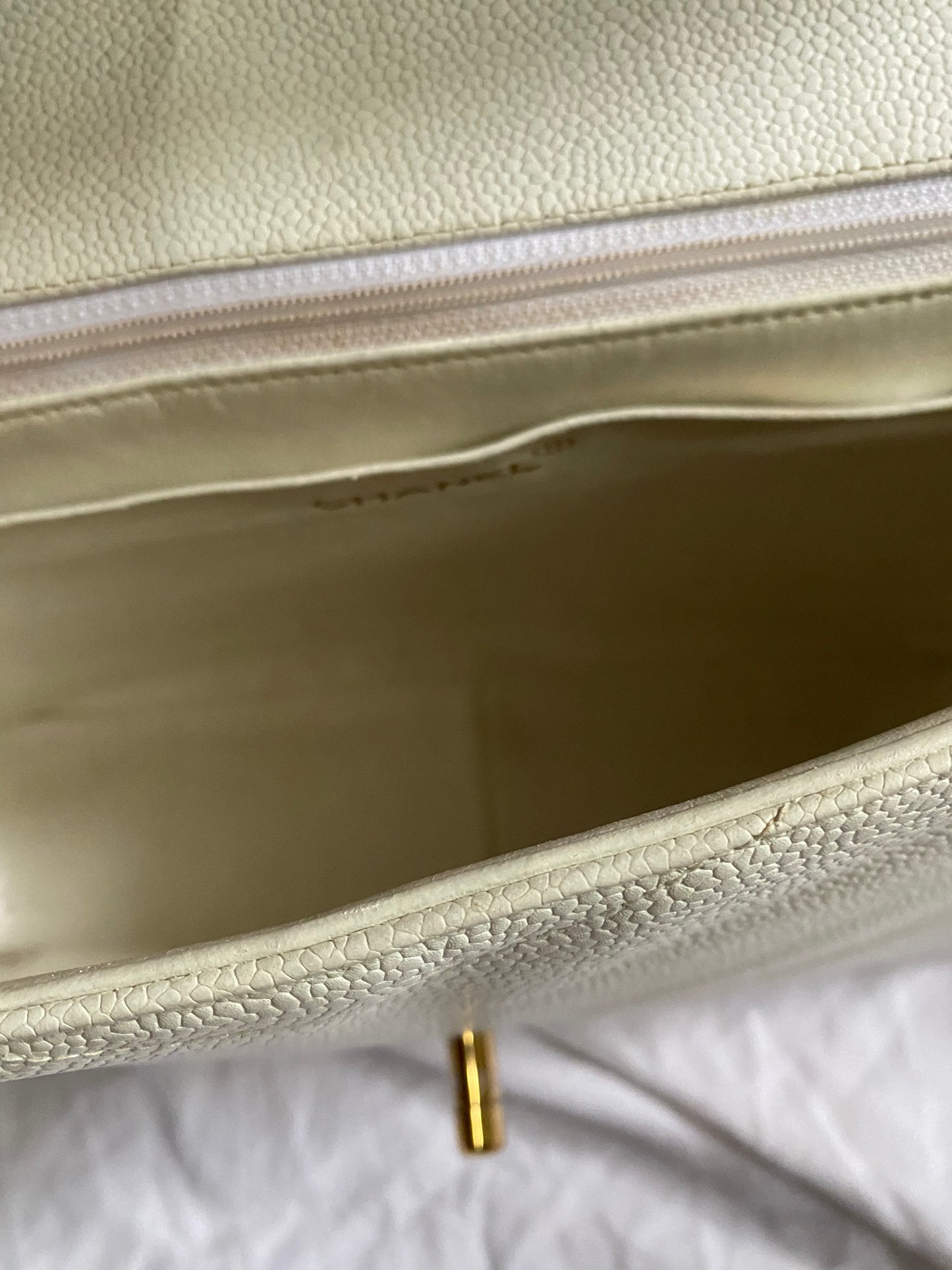 Chanel Envelope bianca