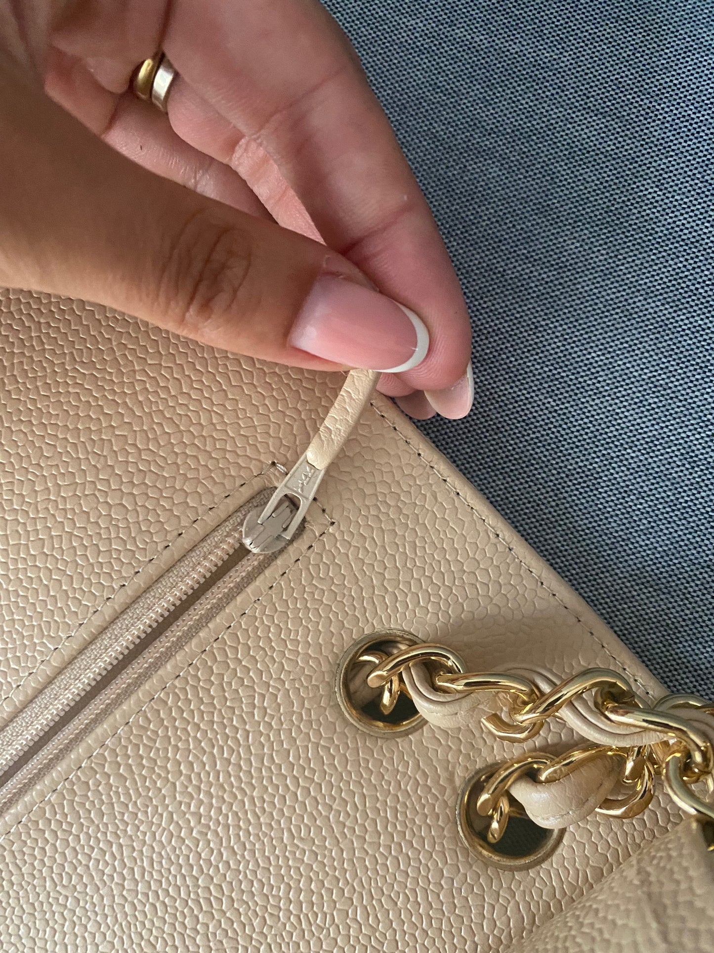Chanel Jumbo caviar beige