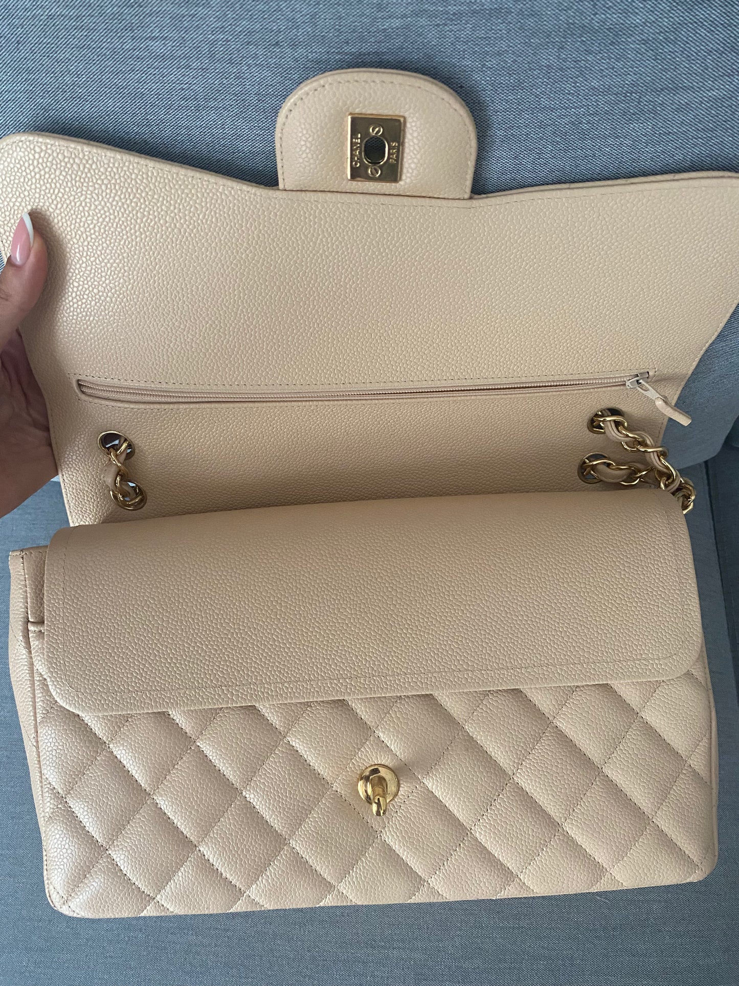 Chanel Jumbo caviar beige
