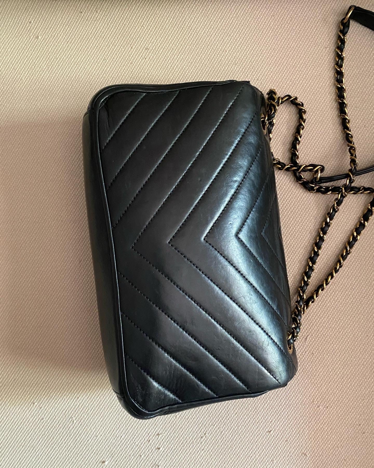 Chanel Chevron piramid nera