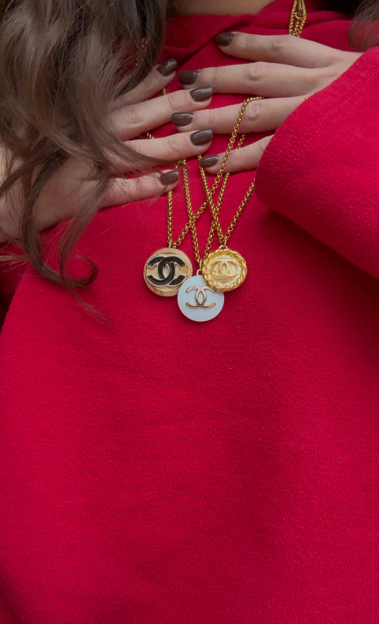 Collana con bottone Chanel