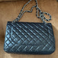 Chanel Maxi classica.
