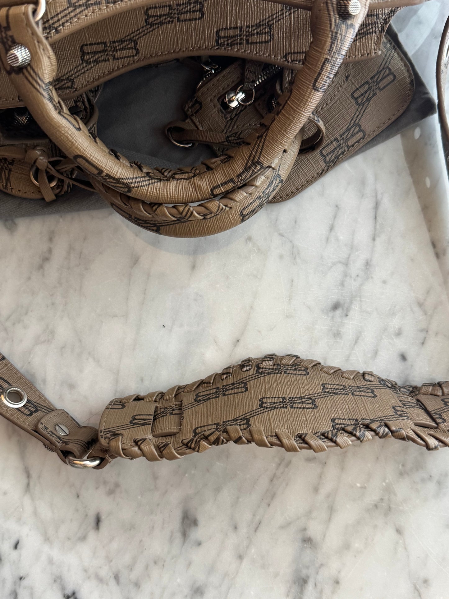Neo cagole Balenciaga