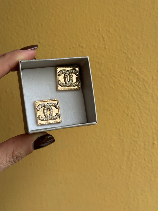 Orecchini Con bottoni originali  chanel