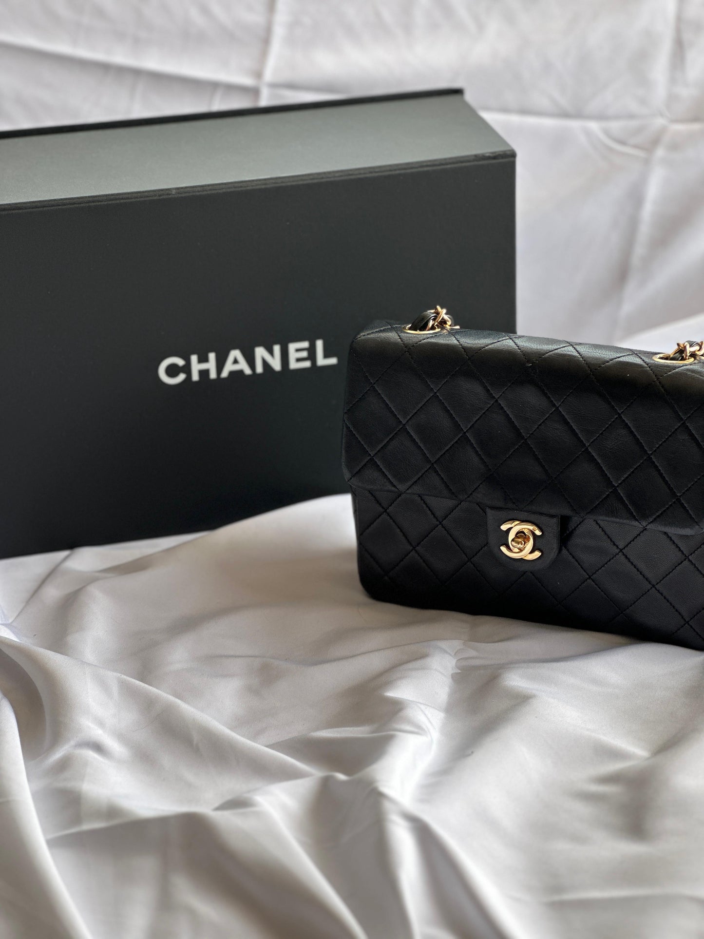 Vintage Chanel Timeless Mini Square (1989/1991)