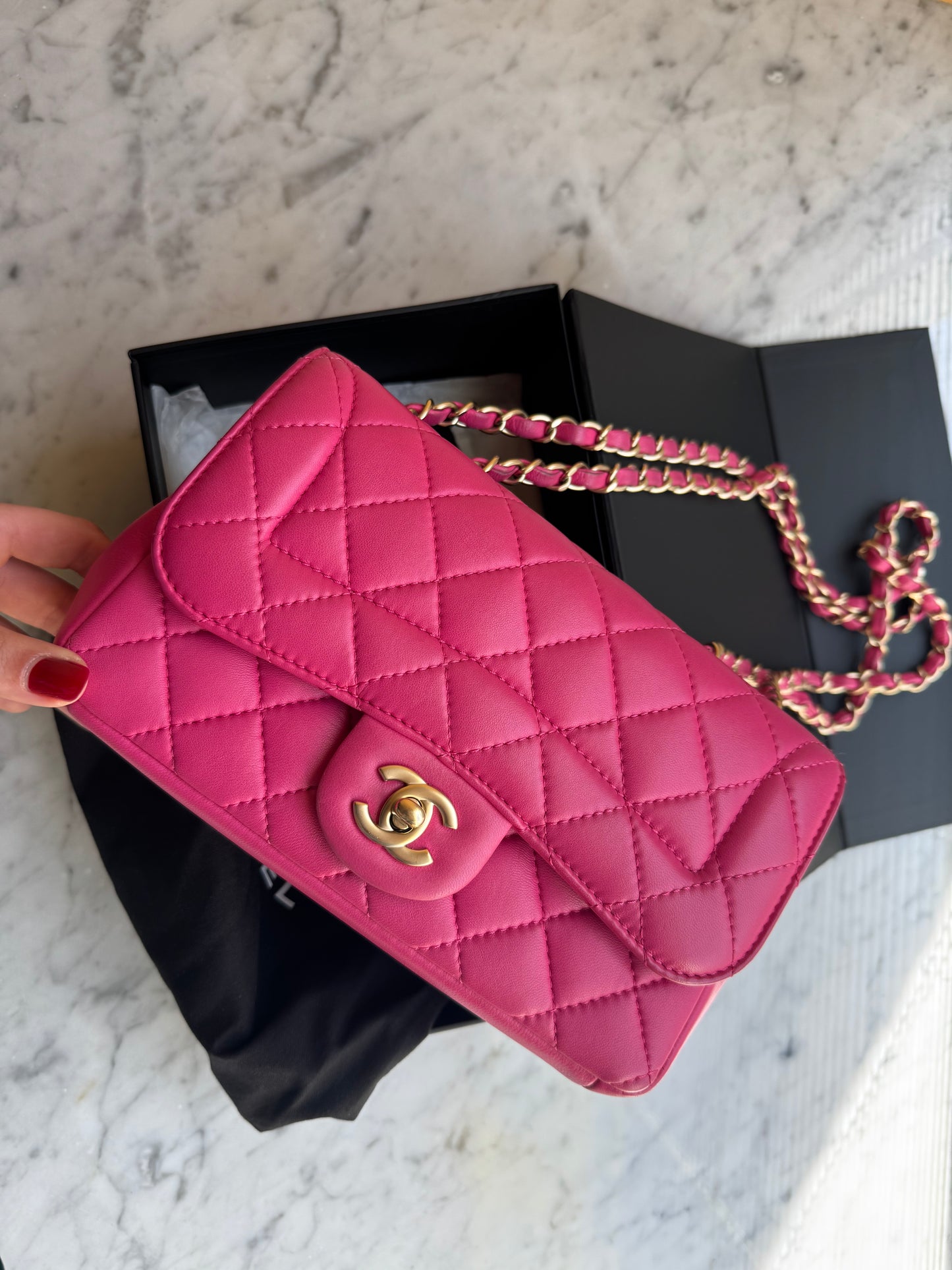 Chanel mini rosa