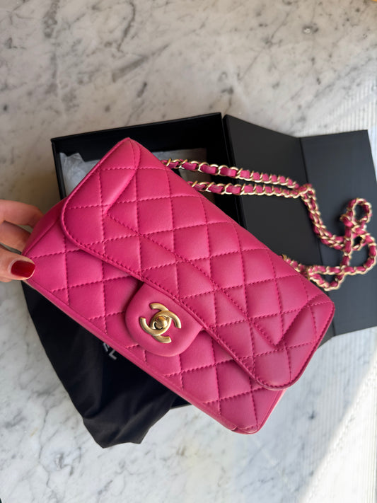 Chanel mini rosa