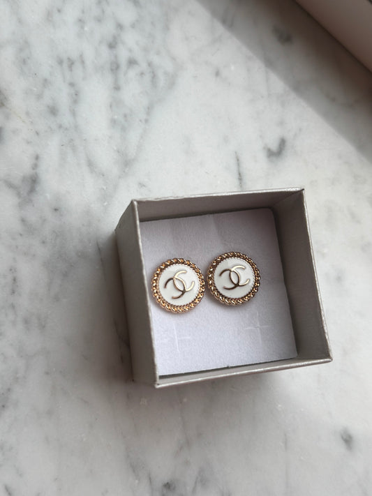 Orecchini bottone Chanel