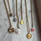 Collana con bottone chanel