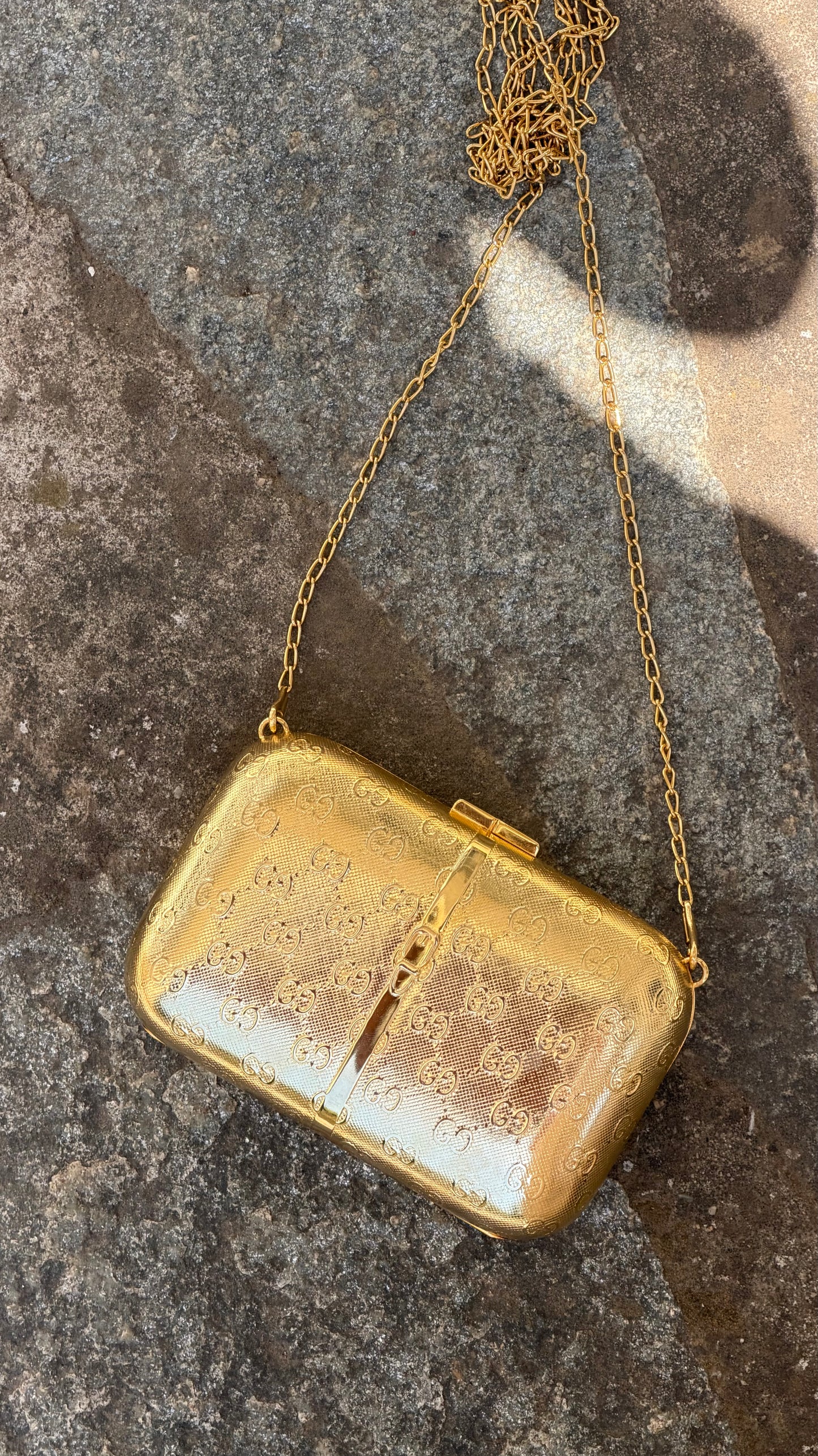 Gucci Vintage GG
Monogram Gold Minaudière
Clutch | Gold Hardware